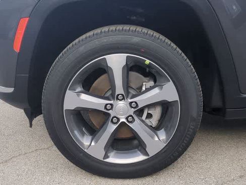 New 2025 Jeep Grand Cherokee L Limited w/ Trailer Tow Package image 14