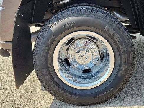 Used 2024 RAM 3500 Tradesman w/ Chrome Appearance Group image 19