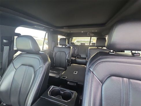 Used 2021 Ford Expedition Limited image 12