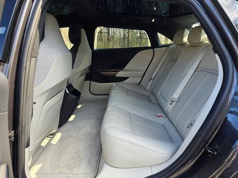 Used 2022 Lucid Air Grand Touring image 14