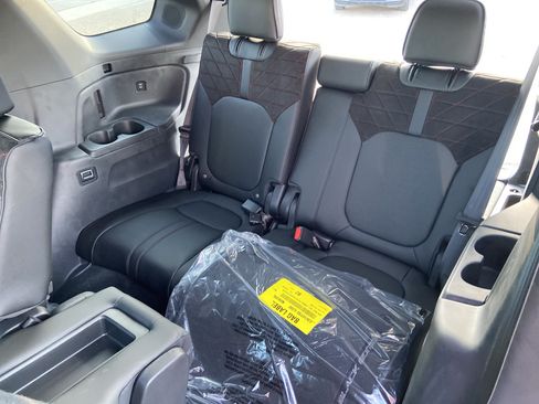 New 2026 Honda Pilot Black Edition image 47