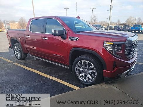 Used 2024 GMC Sierra 1500 Denali w/ Denali Reserve Package AWD/4WD image 7
