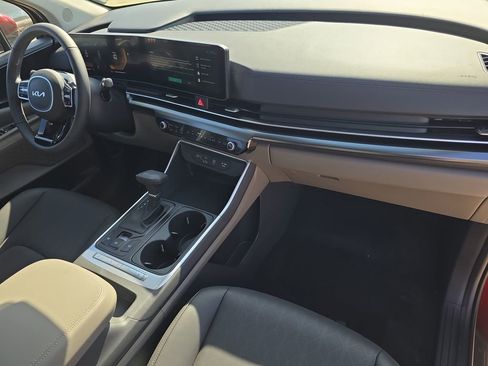 New 2026 Kia Carnival FWD image 11