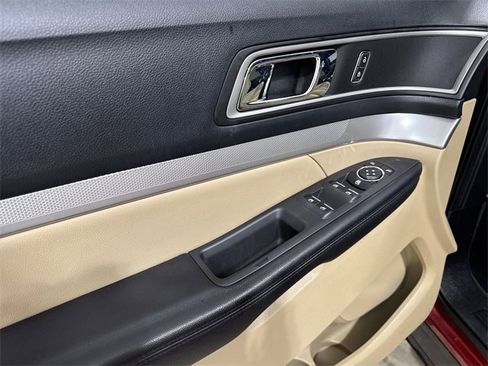 Used 2016 Ford Explorer XLT w/ Equipment Group 202A image 23