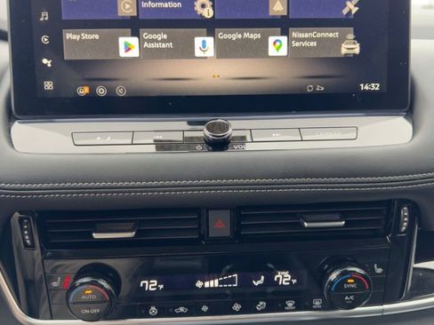 Used 2024 Nissan Rogue SL image 19