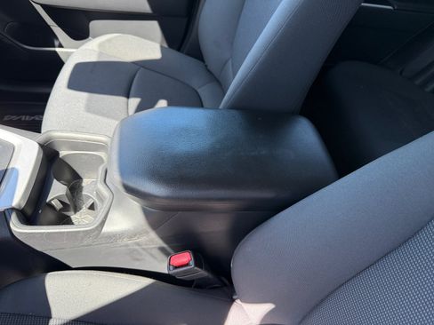 Used 2019 Toyota RAV4 LE FWD image 14