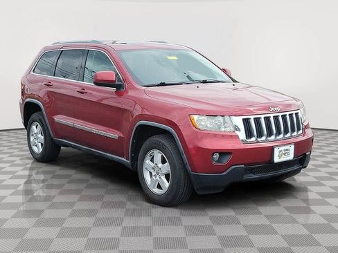 Used 2012 Jeep Grand Cherokee Laredo w/ Laredo E Group AWD/4WD image 7