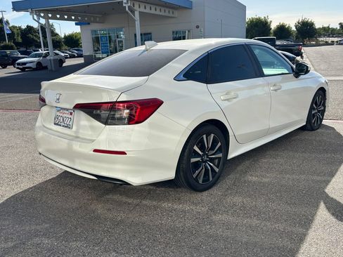 Used 2023 Honda Civic EX image 5