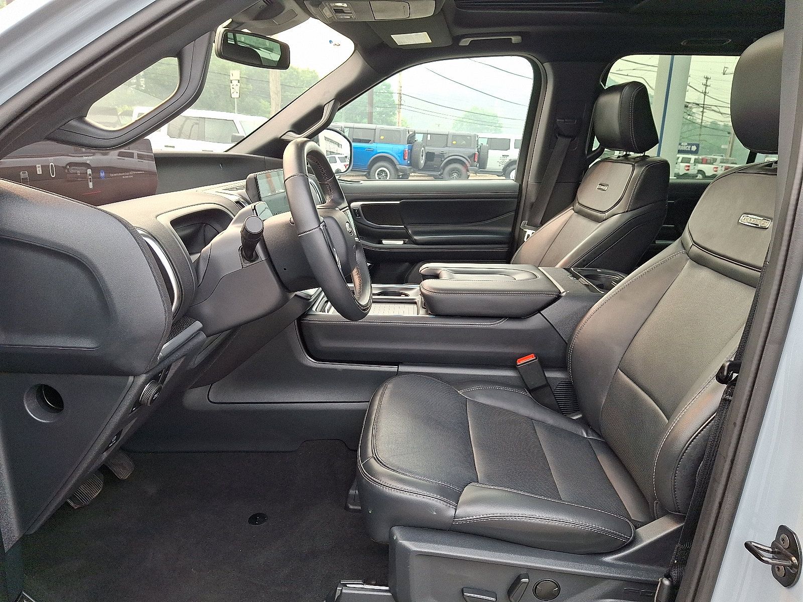 Certified 2025 Ford Expedition Platinum w/ Stealth Appearance Package AWD/4WD image 14