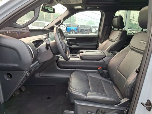 Used 2025 Ford Expedition Platinum w/ Stealth Appearance Package AWD/4WD image 14