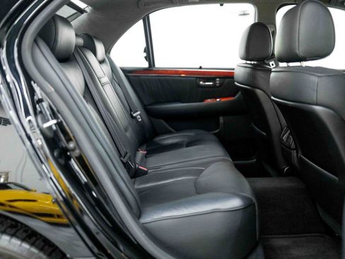 Used 2004 Lexus LS 430 RWD image 54