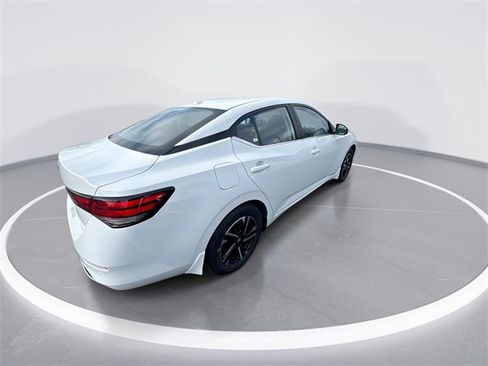 New 2025 Nissan Sentra SV image 8