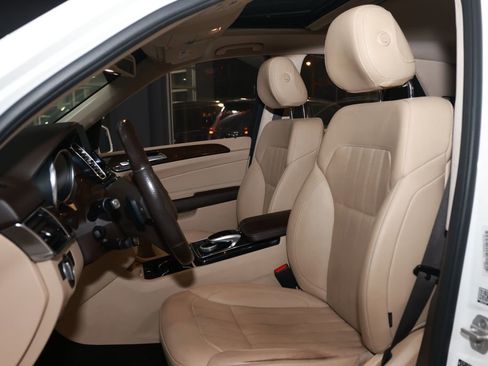 Used 2018 Mercedes-Benz GLE 350 w/ Premium 1 Package image 2