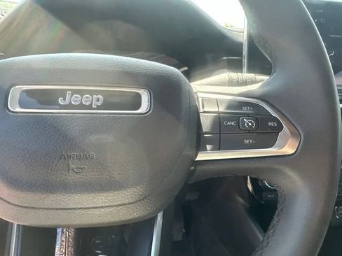 Used 2024 Jeep Compass Latitude AWD/4WD image 20