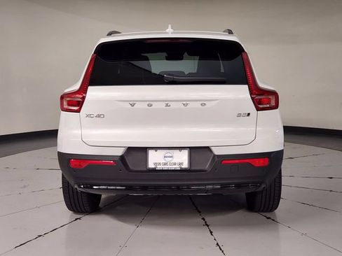 Certified 2026 Volvo XC40 B5 Plus AWD/4WD image 9