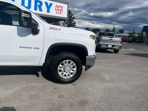 Used 2021 Chevrolet Silverado 2500 LT w/ Z71 Off-Road Package AWD/4WD image 15