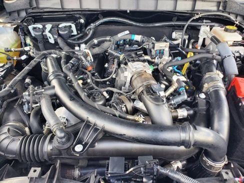 Certified 2024 Ford Bronco Black Diamond image 37