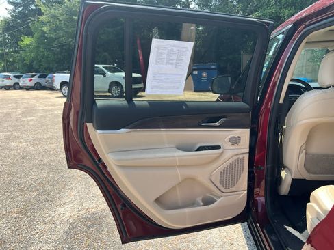 Used 2021 Jeep Grand Cherokee L Limited image 33