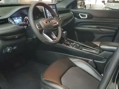 Used 2023 Jeep Compass Altitude image 18