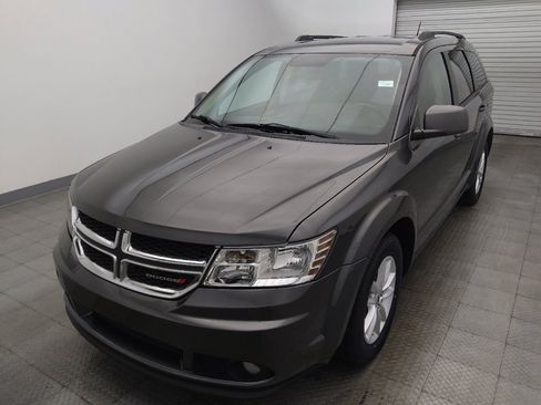 Used 2018 Dodge Journey SXT w/ Connectivity Group FWD image 15