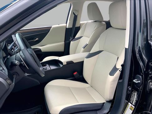 Used 2025 Lexus ES 350 w/ Premium Package FWD image 8