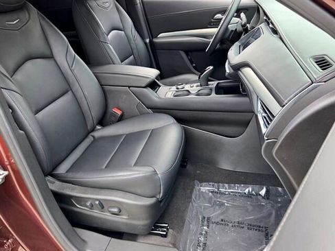 Used 2023 Cadillac XT4 Premium Luxury FWD image 16