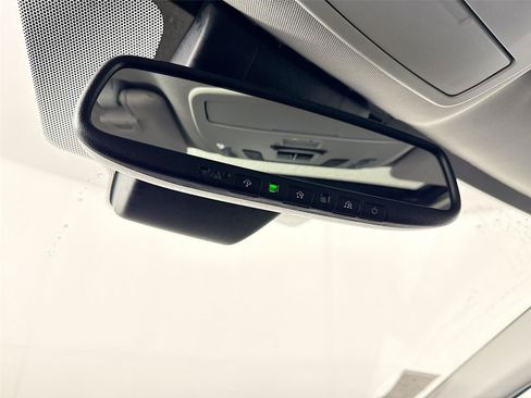 Certified 2025 Toyota Sienna XLE FWD image 22