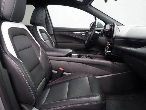 Used 2024 Chevrolet Blazer EV LT image 14