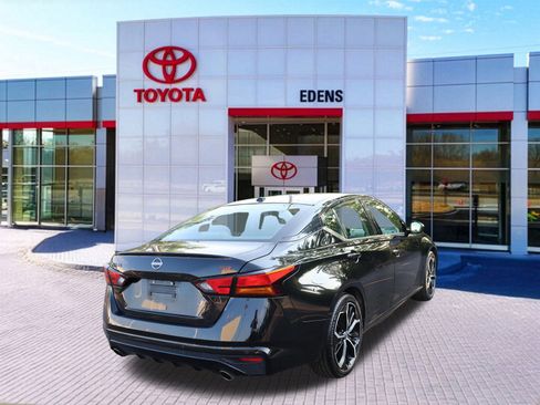 Used 2024 Nissan Altima 2.5 SR FWD image 3