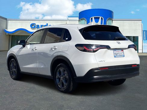 Certified 2026 Honda HR-V LX image 4