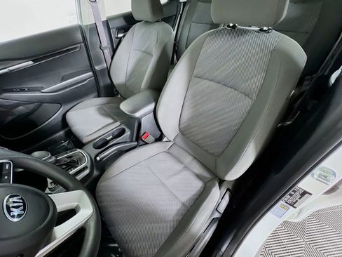 Used 2021 Kia Seltos LX image 19
