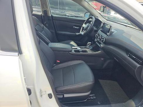 Used 2023 Nissan Sentra SR w/ SR Premium Package image 7