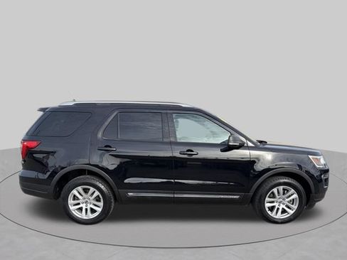 Used 2019 Ford Explorer XLT w/ Equipment Group 201A AWD/4WD image 7