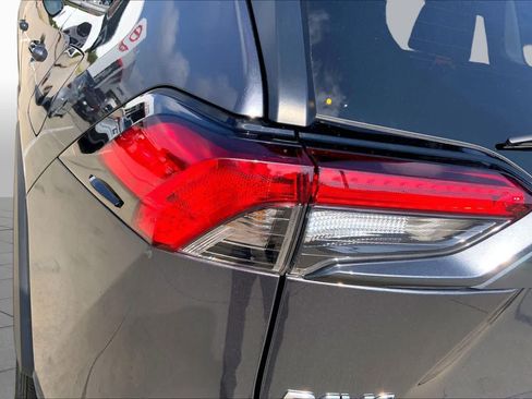 Used 2024 Toyota RAV4 XLE FWD image 27