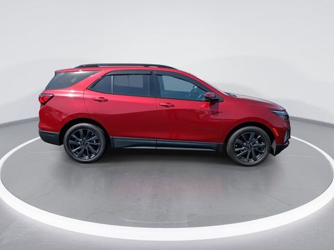 Used 2022 Chevrolet Equinox RS w/ LPO, Floor Liner Package image 9