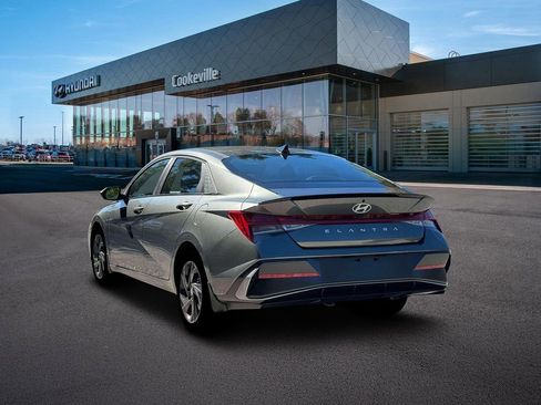 New 2026 Hyundai Elantra SEL Sport Premium FWD image 5