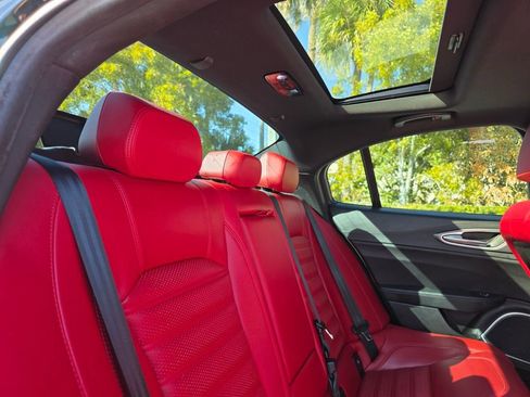 Used 2022 Alfa Romeo Giulia Veloce image 14