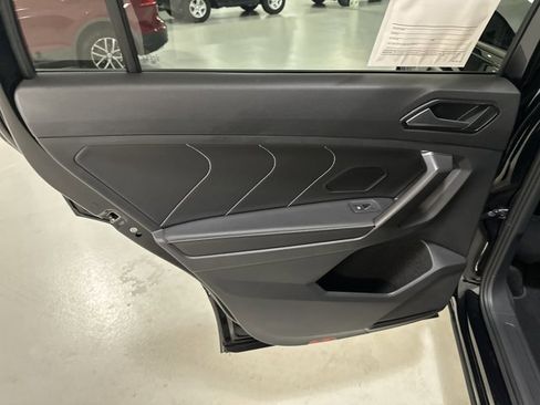 Certified 2023 Volkswagen Tiguan SE R-Line image 23