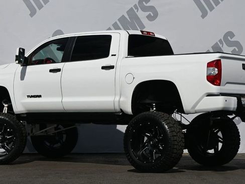 Used 2018 Toyota Tundra SR5 w/ SR5 Upgrade Package image 7