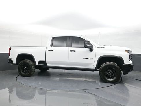 New 2026 Chevrolet Silverado 2500 ZR2 w/ LPO, Dark Essentials Package image 18
