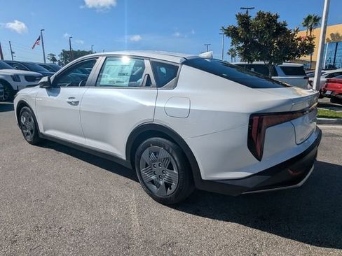 New 2026 Kia K4 FWD image 3