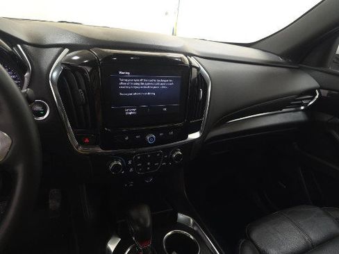 Used 2023 Chevrolet Traverse RS w/ LPO, Floor Liner Package AWD/4WD image 13