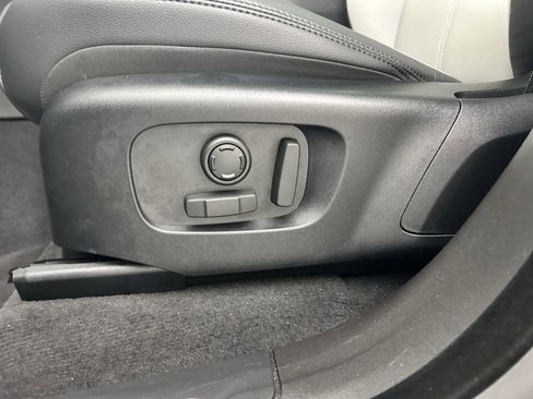 Used 2025 Land Rover Range Rover Velar Dynamic SE image 11