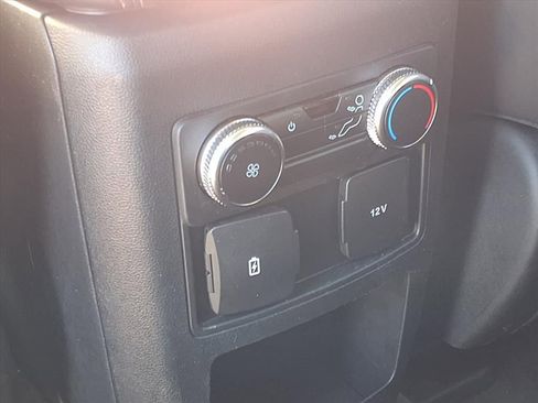 Used 2021 Ford Explorer XLT w/ Equipment Group 202A image 14