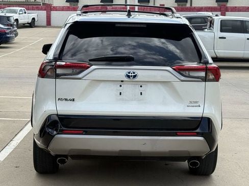 Used 2022 Toyota RAV4 XSE AWD/4WD image 5