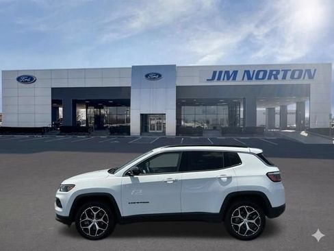 Used 2024 Jeep Compass Latitude AWD/4WD image 8
