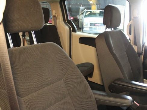 Used 2017 Dodge Grand Caravan SE w/ Power Window Group image 11