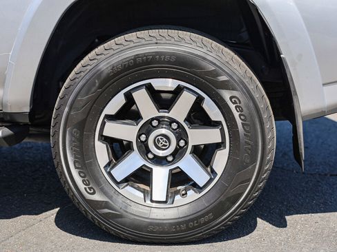Certified 2020 Toyota 4Runner TRD Off-Road Premium w/ Moonroof Package AWD/4WD image 29