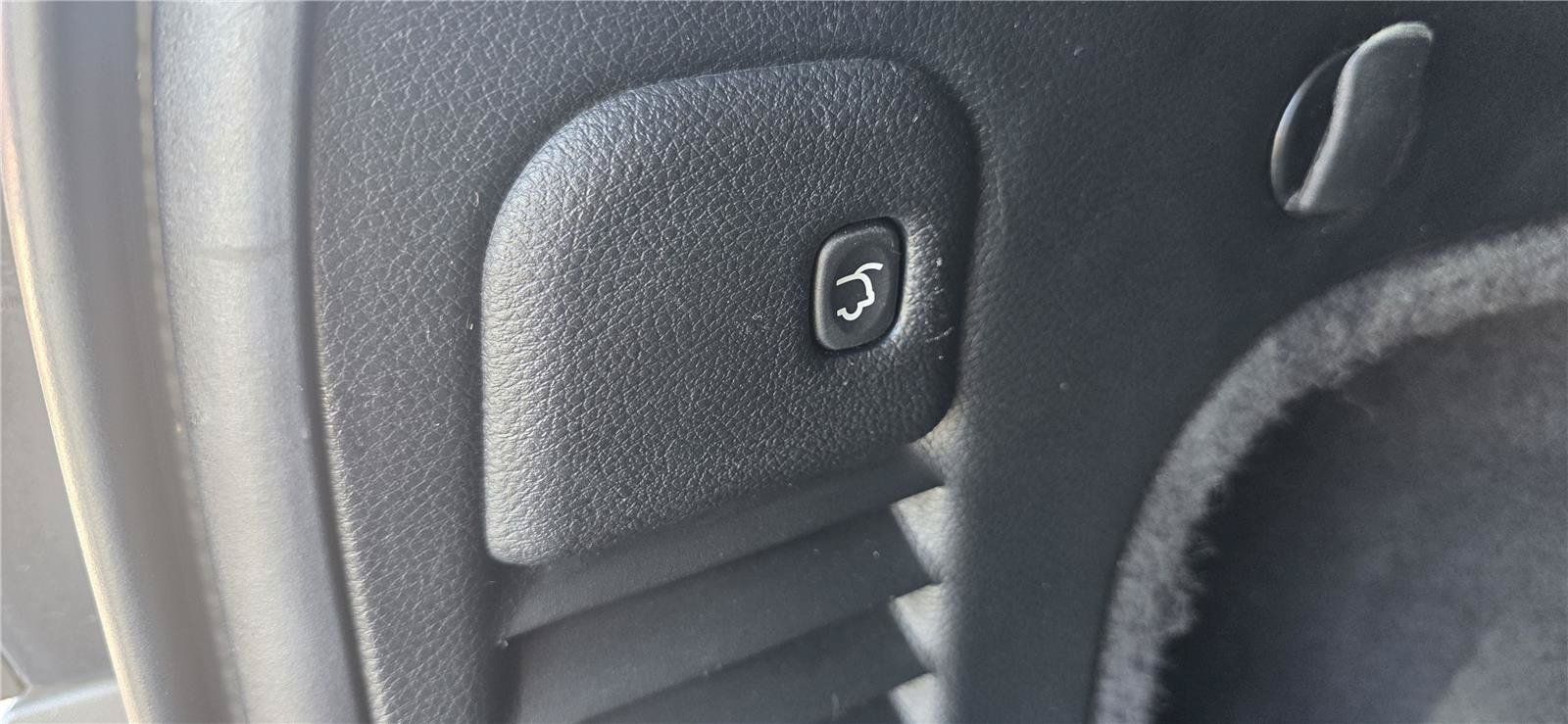 Used 2019 Jeep Grand Cherokee Altitude AWD/4WD image 11