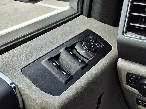 Used 2018 Ford F150 XLT RWD image 35
